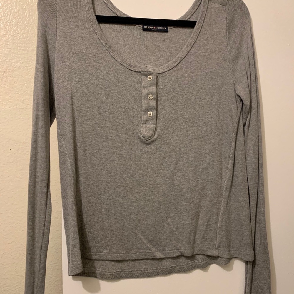 5 brandy melville items for one price